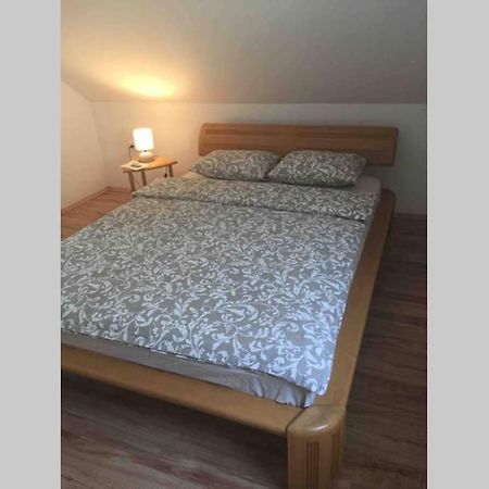 Haus Mit 3 Schlafzimmer Und Garten Амщетен Екстериор снимка