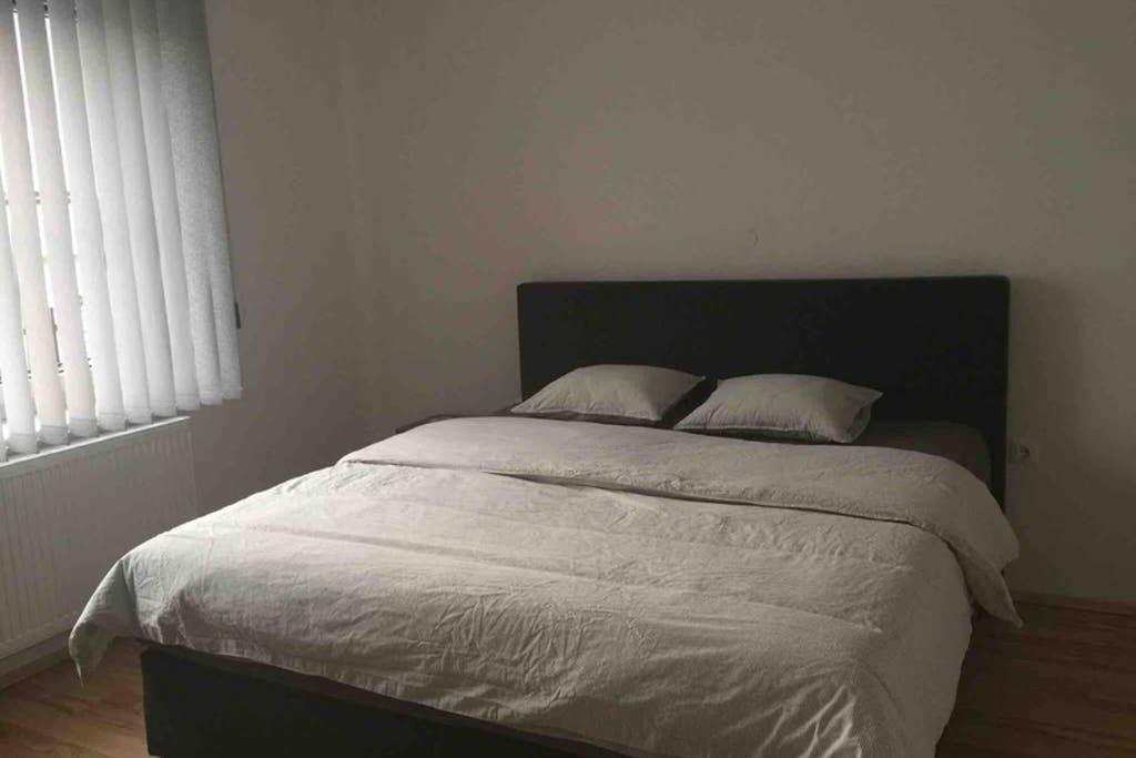 Haus Mit 3 Schlafzimmer Und Garten Амщетен Екстериор снимка